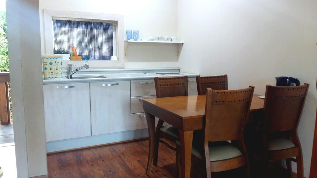 Namu Hyanggi Pension Jeju Habitación foto